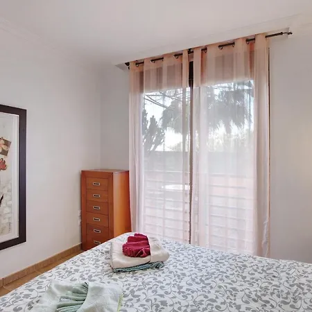 アパート Okeanos 1 Bedroom With Garden S-r *